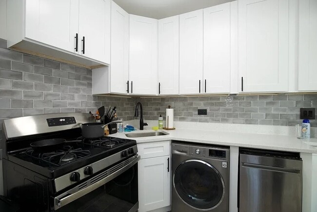 Photo - 3703 N Hoyne Ave Apartment