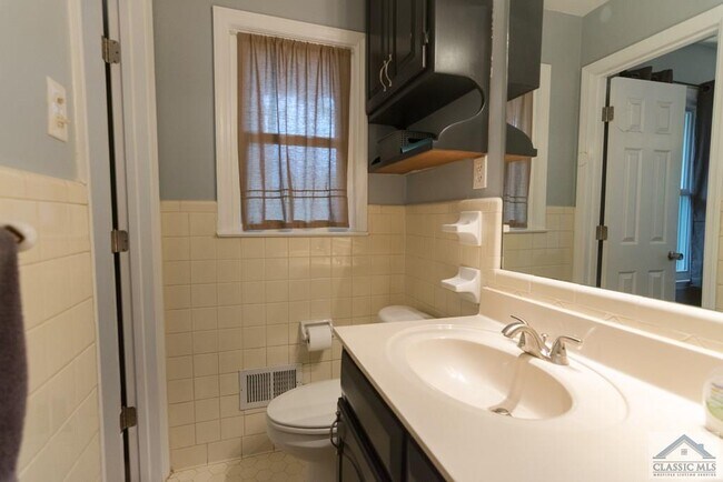Foto del edificio - 405 Brookwood Dr