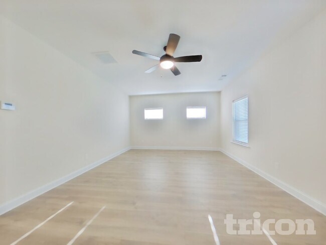 Foto del edificio - 615 Cantrell Dr