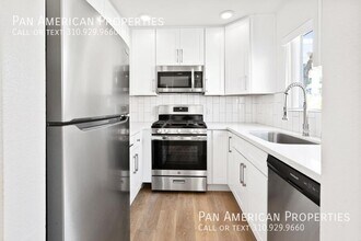 Building Photo - 10380 Almayo Ave