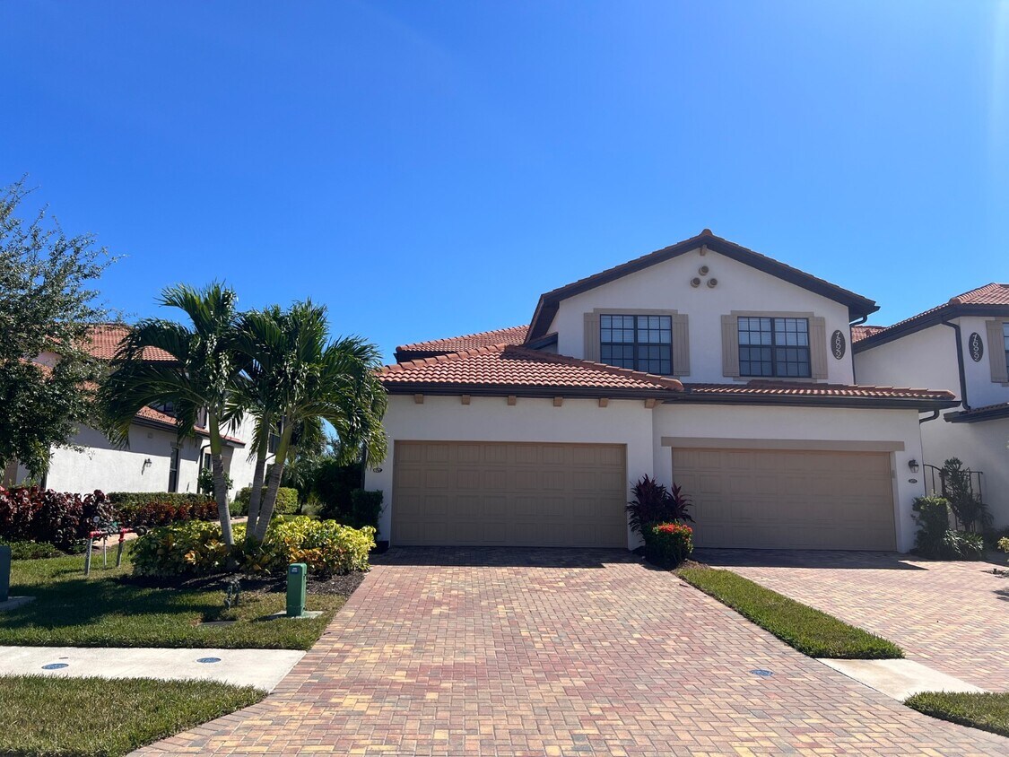 Primary Photo - 1622 Oceania Dr S