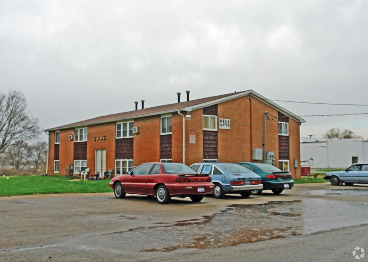 Primary Photo - Beck Apts.