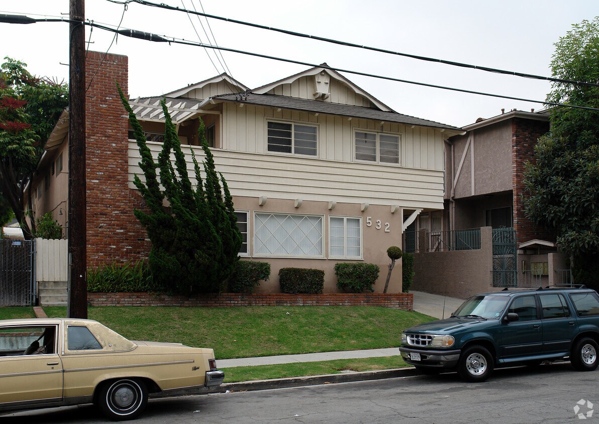 Building Photo - 532 Evergreen St