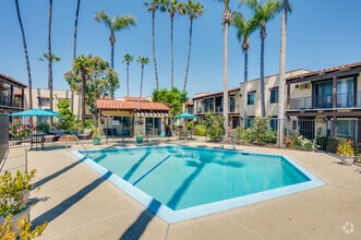 Building Photo - Maddox Appartments