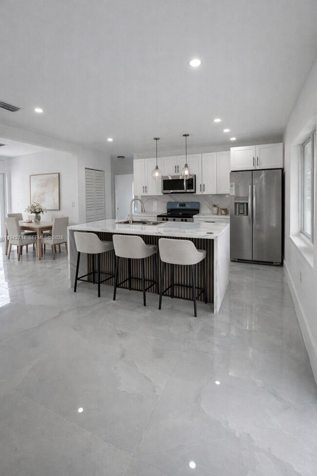 Building Photo - 1308 NW 19th Ave