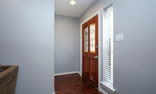 Foto del edificio - 12410 Sarti St