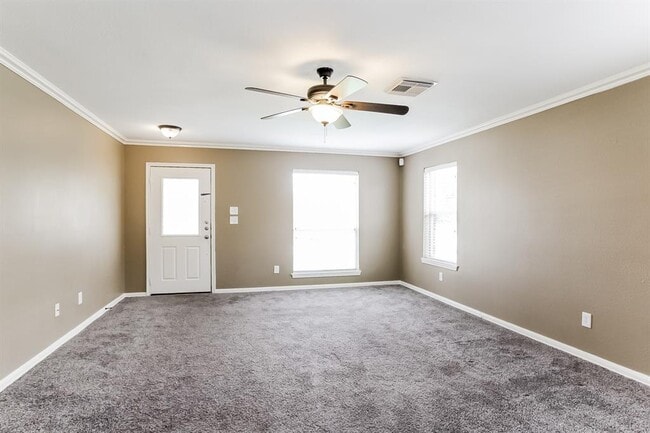 Building Photo - 2430 Pinpoint Dr