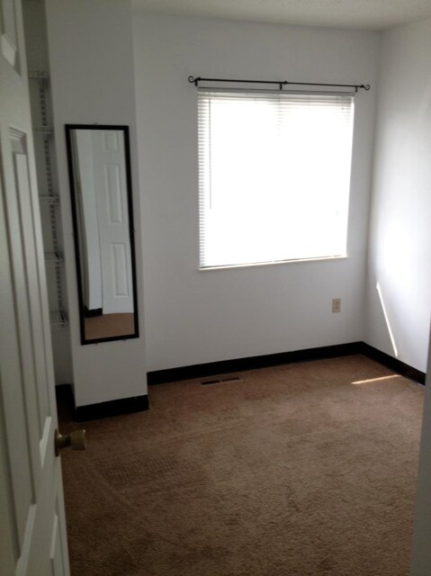 Foto del edificio - 3 bedroom Condo with updated Kitchen and B...