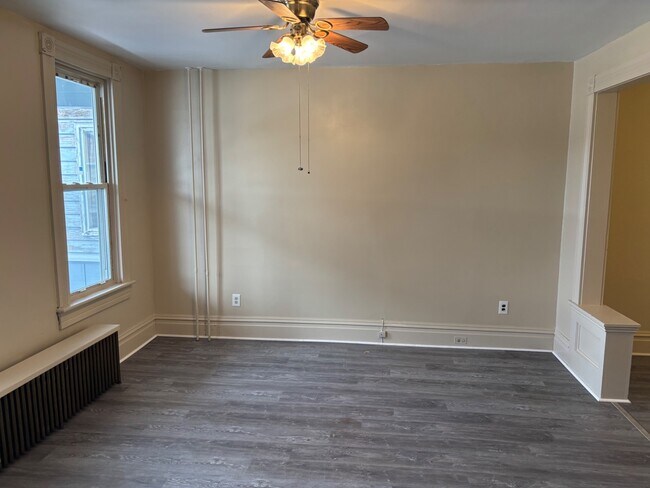 Building Photo - 435 1st Ave