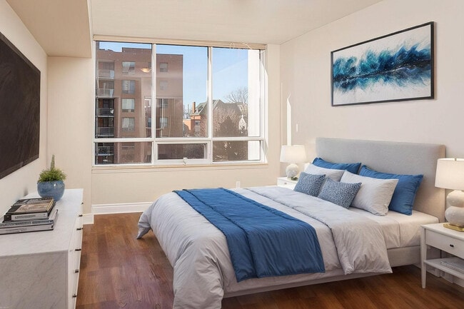 Building Photo - Locomotive Works