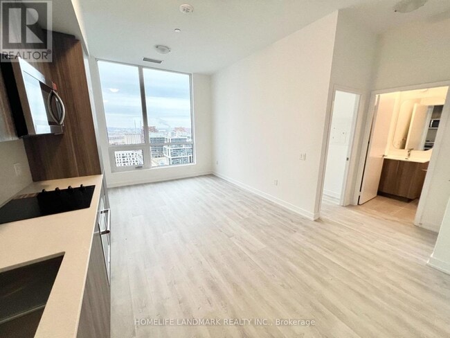 Building Photo - 15 Richardson St