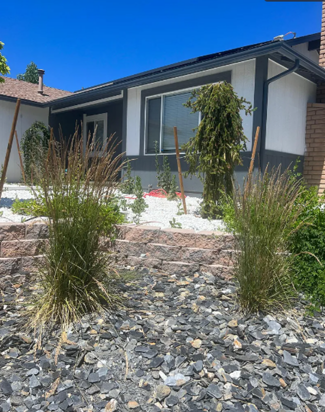 Building Photo - Welcome to this modern 3 bedroom, 2 bathro...