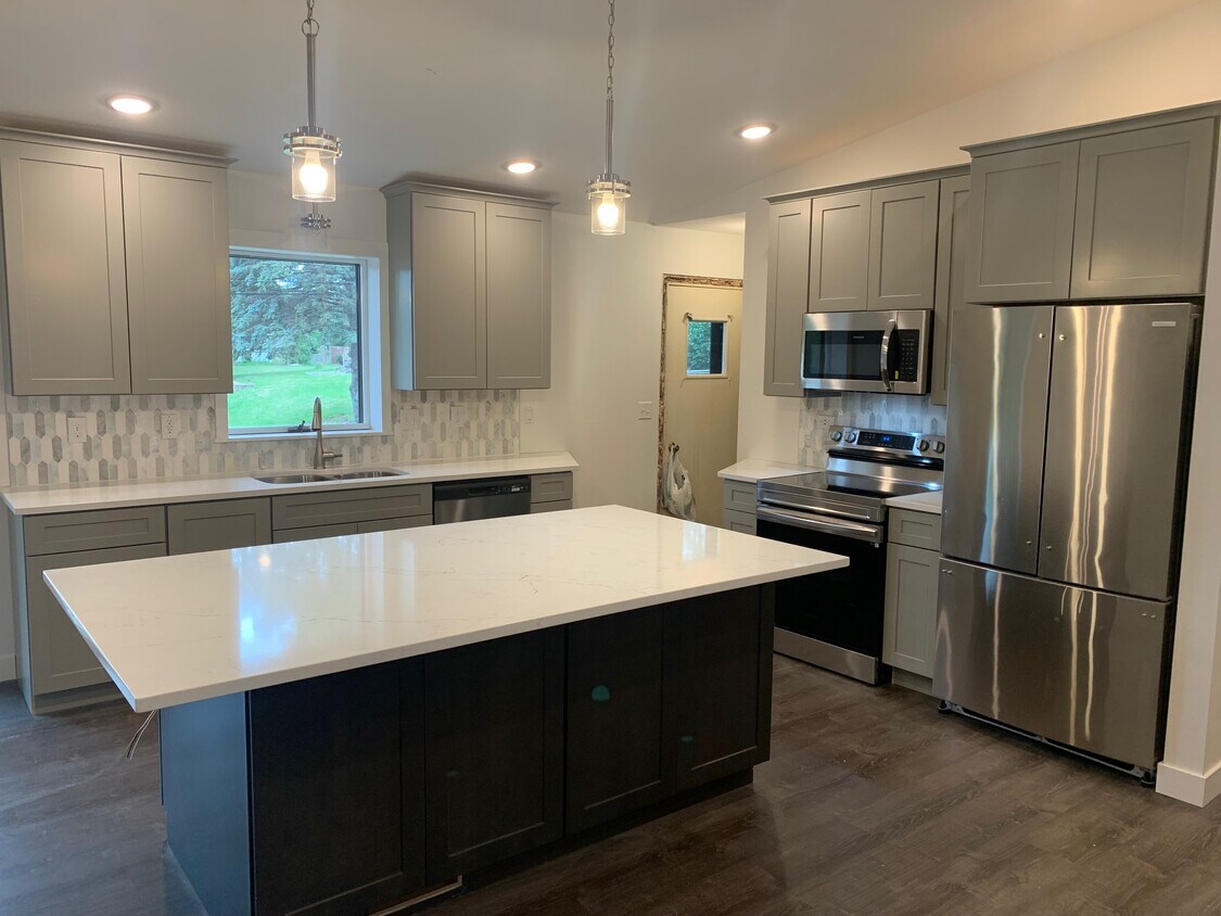 4675 Barbato Ct, Inver Grove Heights, MN 55077 House Rental in Inver