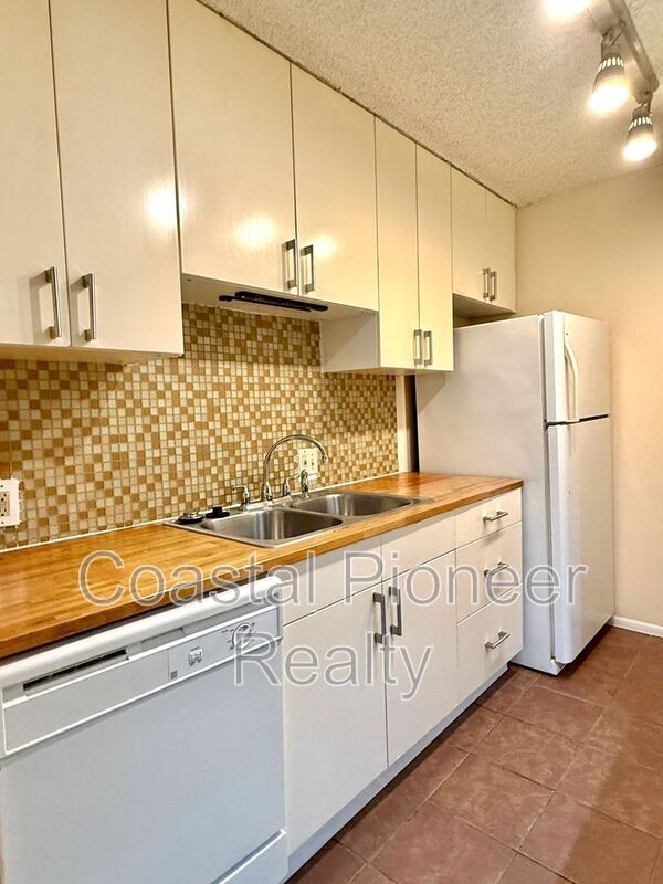 Building Photo - 5502 Pokeweed Ct