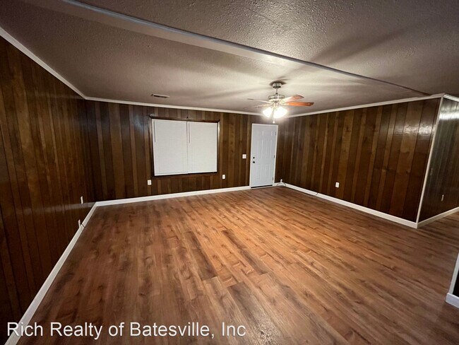Building Photo - 3 br, 2 bath House - 335 West 9th Street