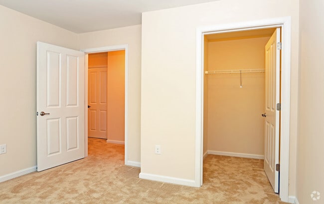 Interior Photo - Forrest Pines Sr