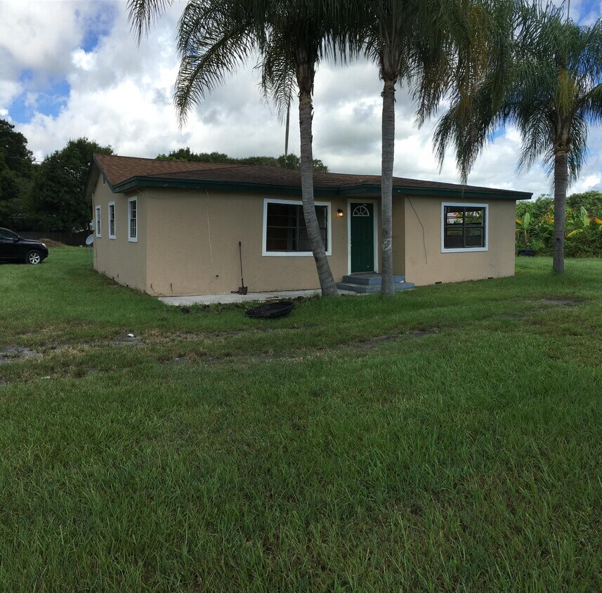 Primary Photo - 3302 Meadow Ln