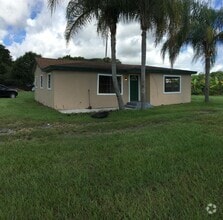 Building Photo - 3302 Meadow Ln