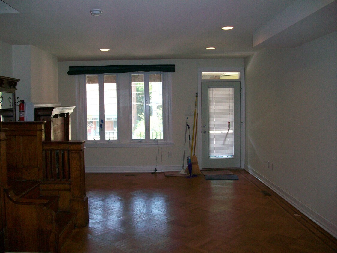 Primary Photo - 619 S 42nd St