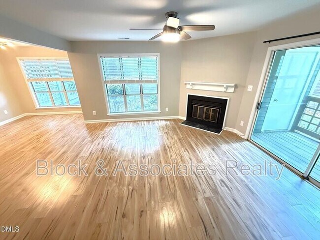 Foto del edificio - 4120 Sedgewood Dr