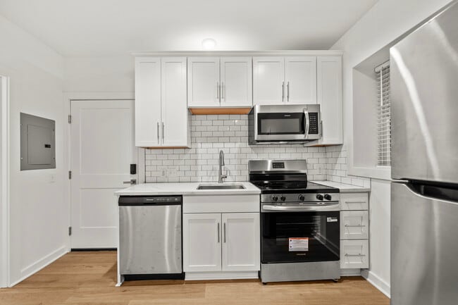 Foto del edificio - 4245 Troost Ave