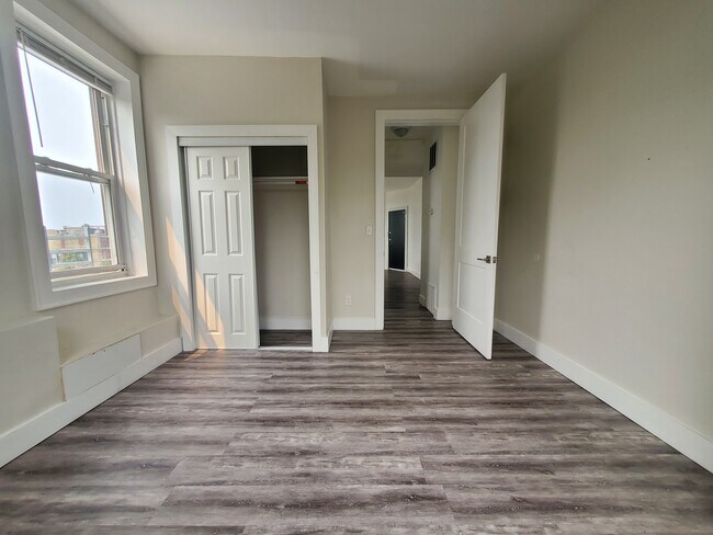 Foto del edificio - 261 Hutton St