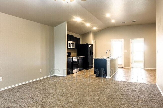 Foto del edificio - 13305 Vernon Ave