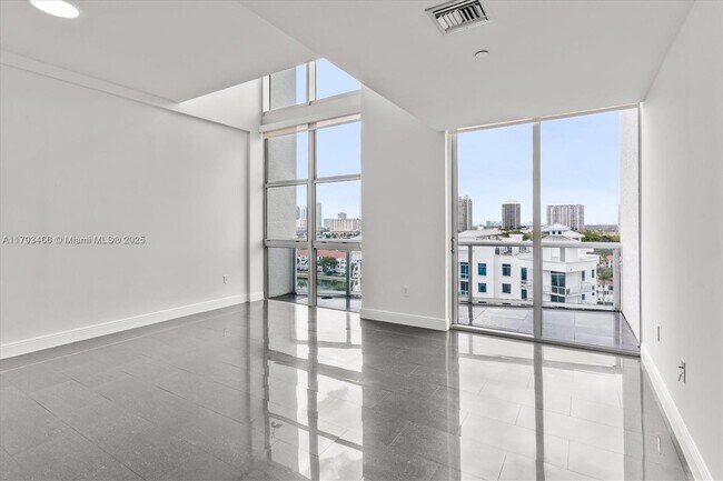 Foto del edificio - 3131 NE 188th St
