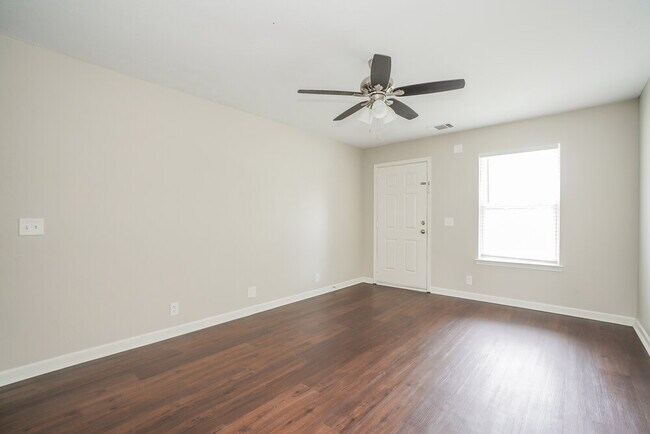 Foto del edificio - 1505 Brookchase Ct