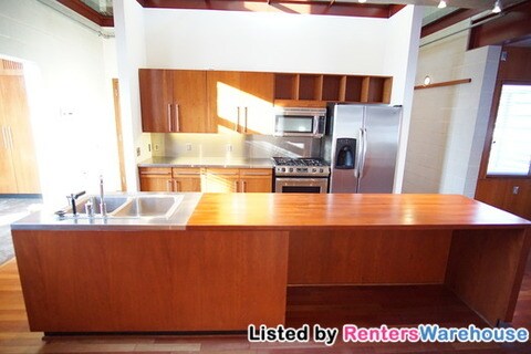 Building Photo - 803 Sunset Dr S