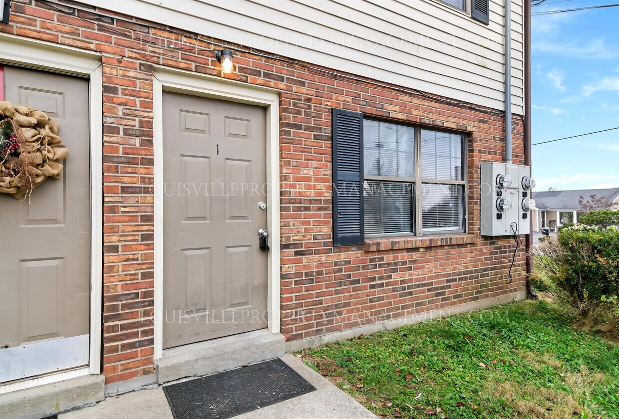 Primary Photo - 621 Westport Rd