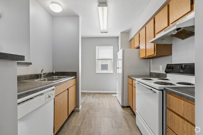 2BR, 2BA - 997SF - Kitchen - The Westcott
