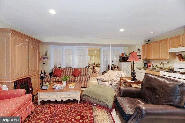 Building Photo - 8121 Briar Creek Dr