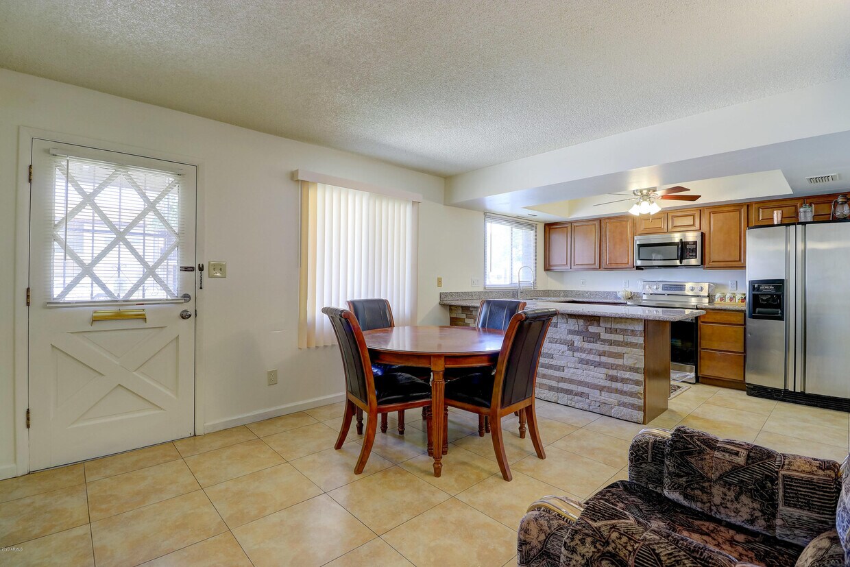 Foto principal - 1501 W Hazelwood St