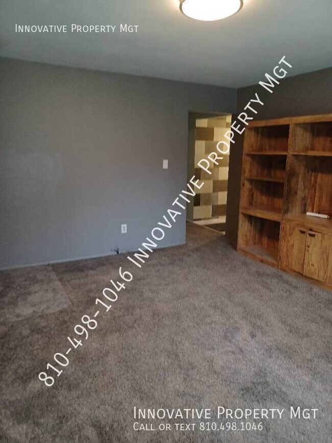 Building Photo - Stunning 3-bedroom Flint Township home