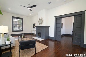 Building Photo - 207 Loretta Pl