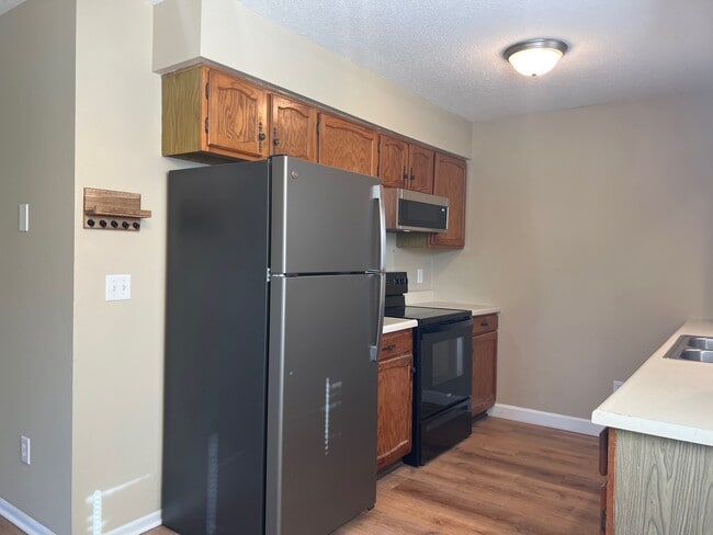 Building Photo - 5804 Ryewyck Dr