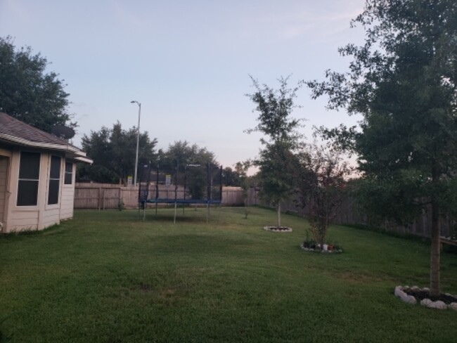 Building Photo - 2703 Silk Tree Ln