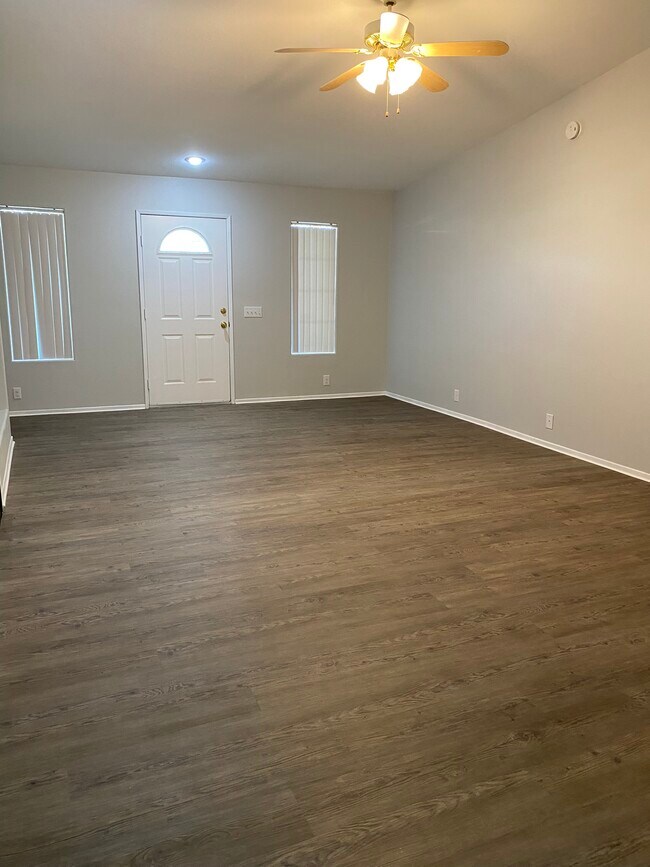 Livingroom - 44840 Ramona Ave