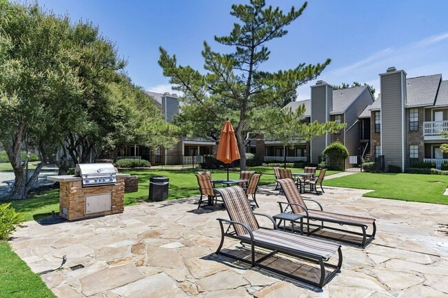 Building Photo - The Clusters