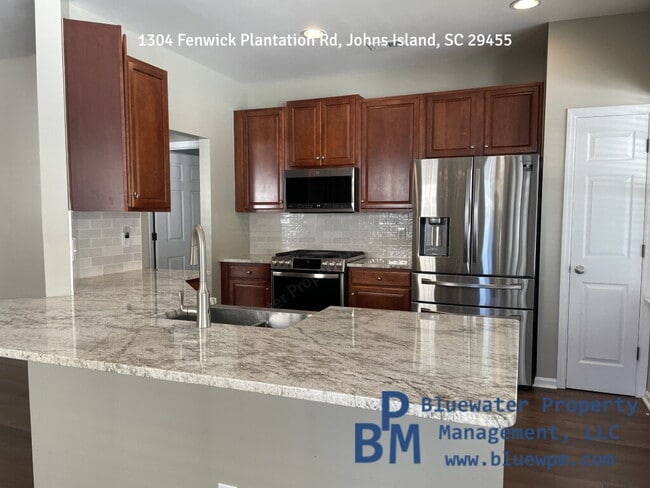 Foto del edificio - 3 Bedroom, 3 Full Bathrooms, 2,160 Sq Ft