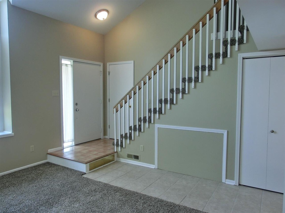 Foto principal - 5711 W Hills Rd