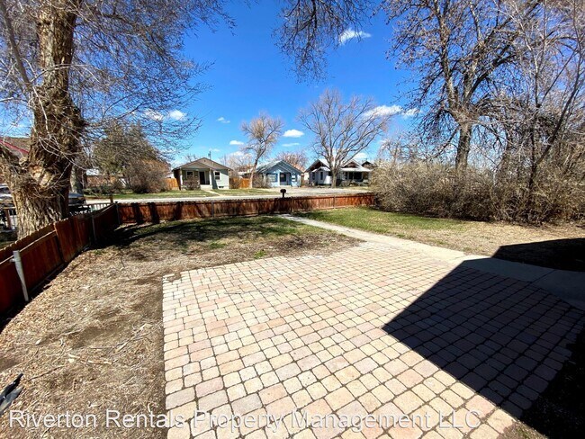 Foto del edificio - 2 br, 2 bath House - 211 E Adams Ave.