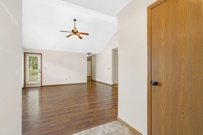 Building Photo - 113 Bailey Cir