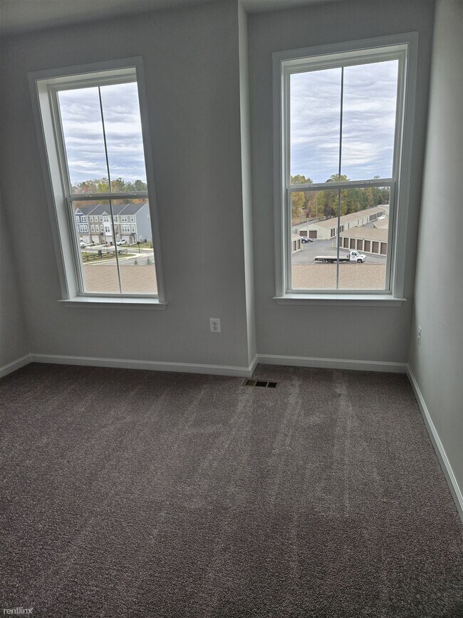 Foto del edificio - 3 br, 2.5 bath Condo - 807 Birchwood Hill ...