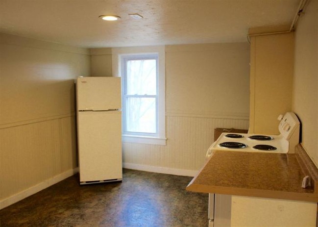 Building Photo - 1 bedroom in Littleton NH 03561