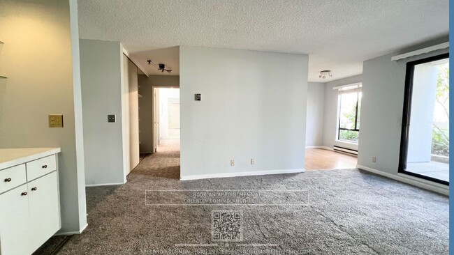 Building Photo - Large 1BR/1BA With Lots of Storage at Wate...