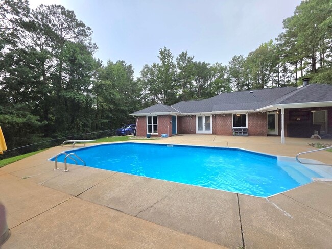 Building Photo - Beautiful Single Family Home