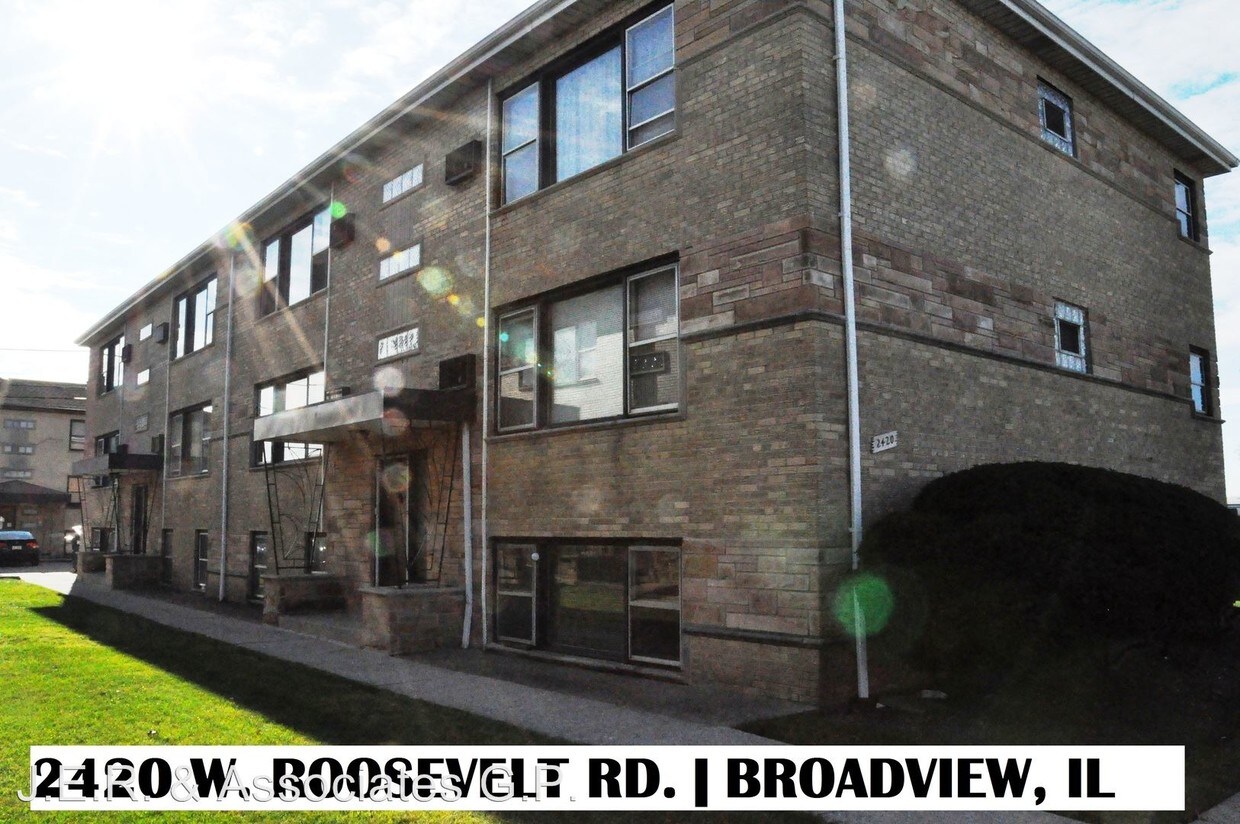 Primary Photo - 2420 Roosevelt Rd