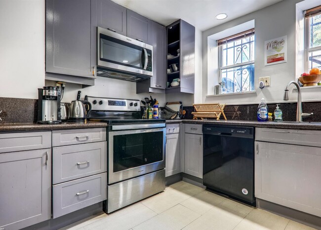 Foto del edificio - 1219 34th St NW